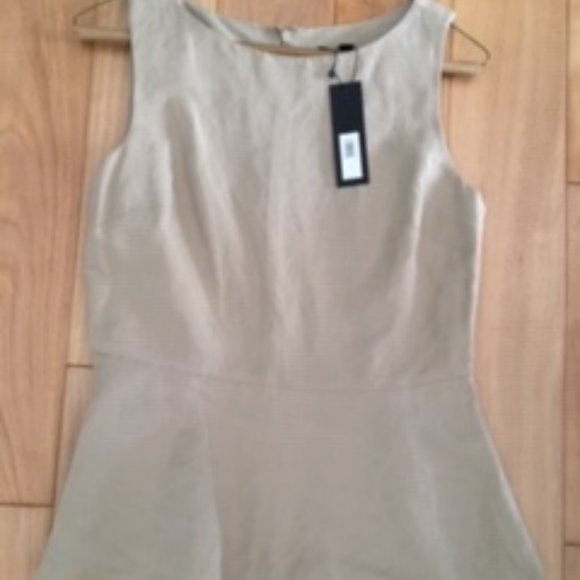 Banana Republic Tops - Banana Republic Tan Linen shell / Size 2